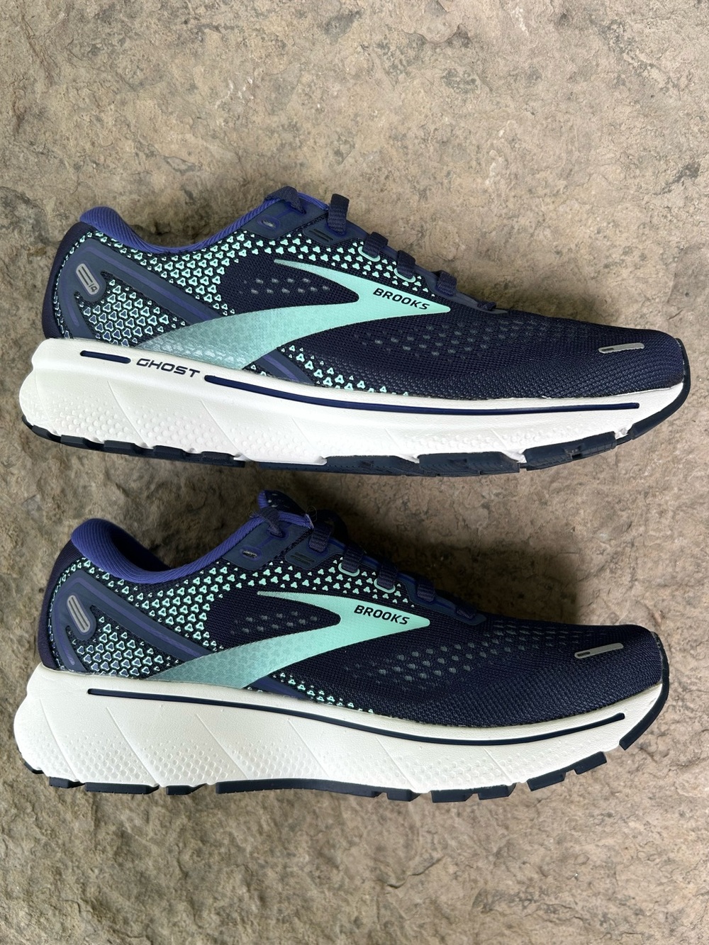 BROOKS Ghost 14-Women’s size 7.5
